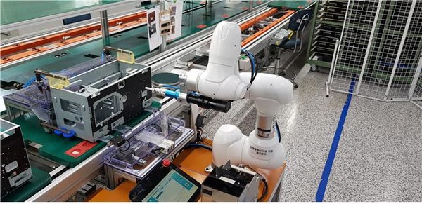 종소기업 기계부품 조립 공정에 투입된 로봇(사진제공=인천시)