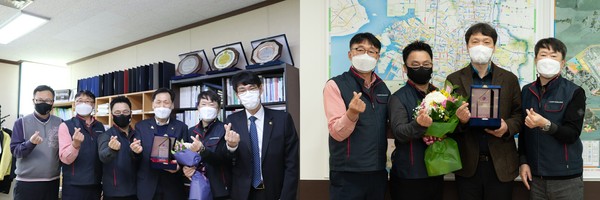 지난 2021년 인천시공무원노조로부터 베스트 시의원 선정패를 전달받는 강원모·이병래 의원
