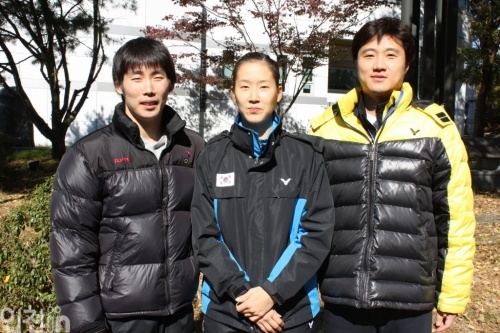 배드민턴 국가대표 손완호, 장예나, 코치 안재창(왼쪽부터)