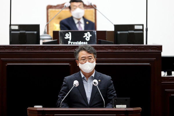 22일 열린 인천시의회 본회의에서 5분 자유발언하는 이순학 의원(사진제공=시의회 )