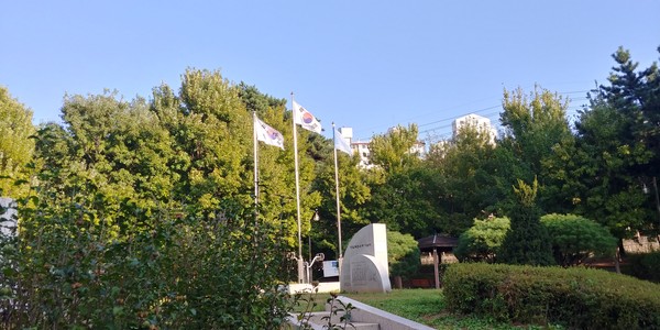 항일독립운동 기념비가 있는 작은 광장, 2023ⓒ유광식