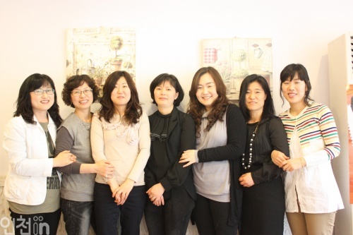 정기모임 후에 함께 한 어린이도서연구회 인천지부 회원들.